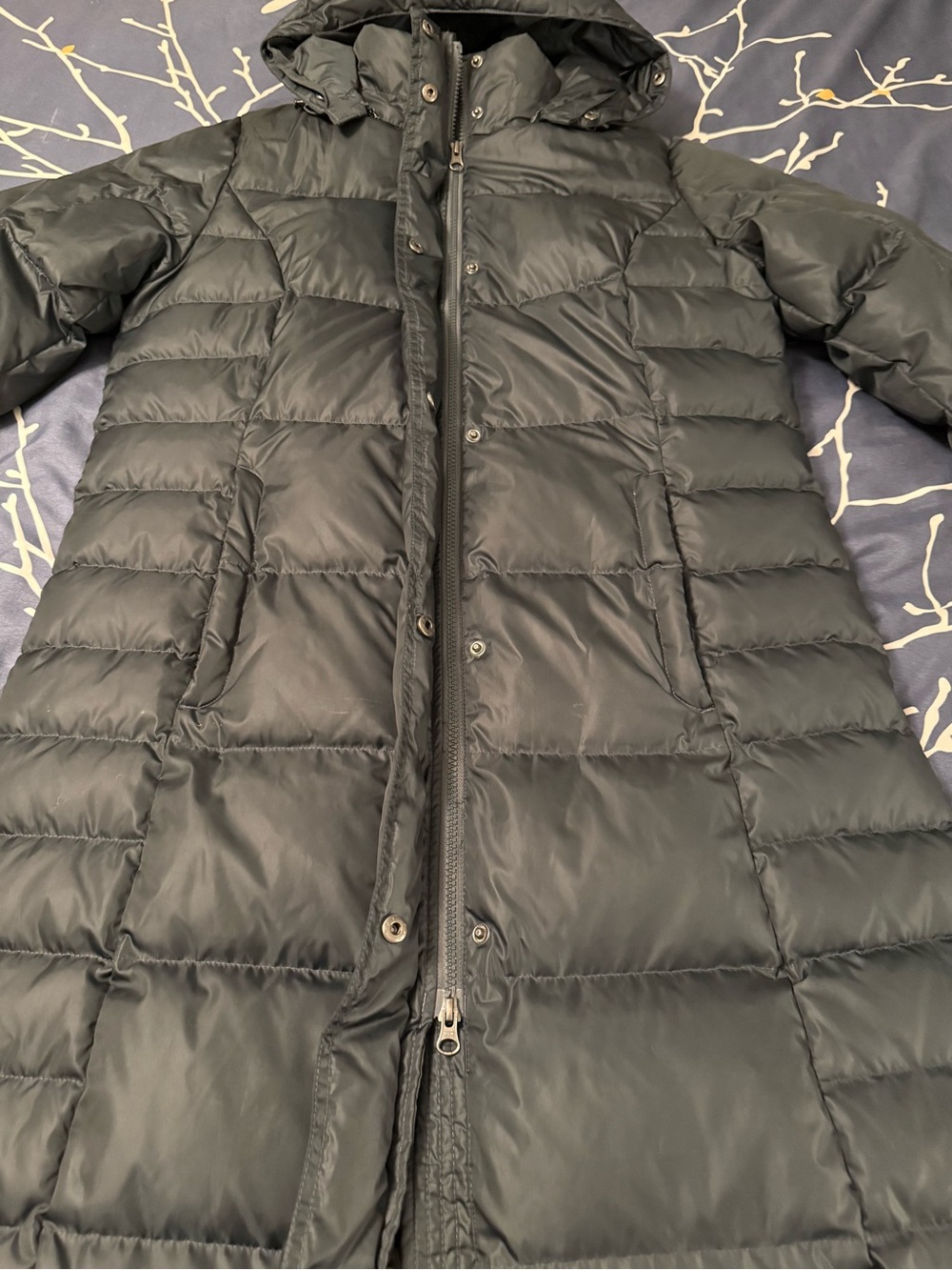 Eddie Bauer Long Quilted Puffer Coat with Hood, Large - Picture 4 of 11